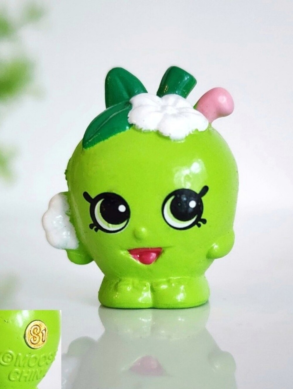 🍏✨️ Ultra Rare Authentic Shopkins Moose Season 1 ~ Apple Blossom ~ Gold Finish
